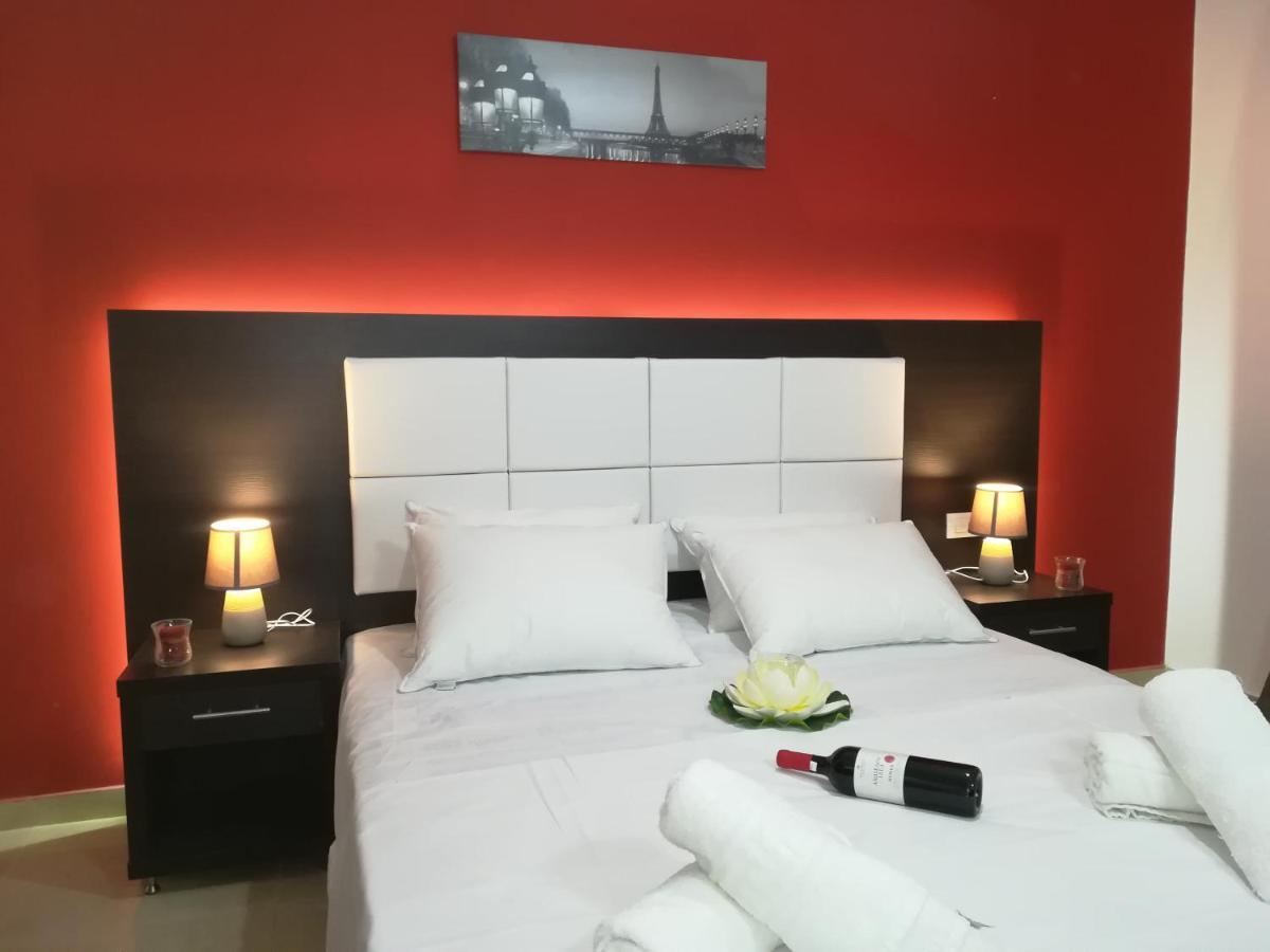 Villa Antonis Deluxe Apartments Amoudi Ngoại thất bức ảnh