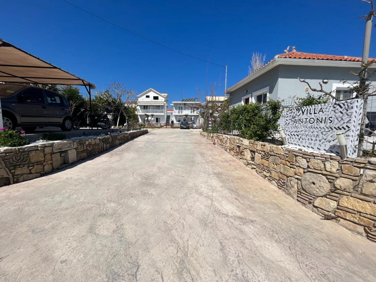 Villa Antonis Deluxe Apartments Amoudi Ngoại thất bức ảnh