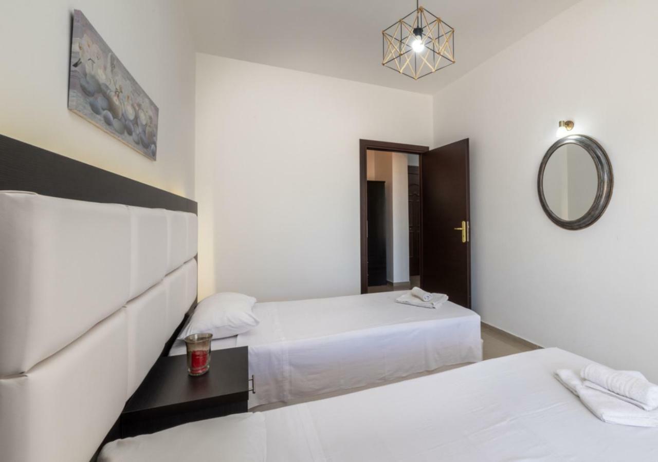 Villa Antonis Deluxe Apartments Amoudi Ngoại thất bức ảnh
