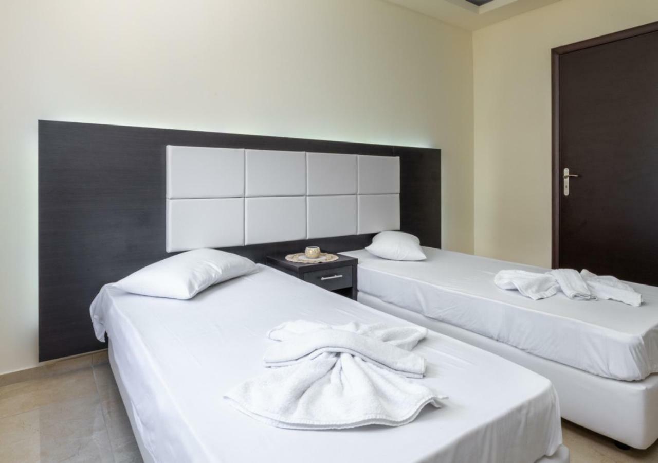 Villa Antonis Deluxe Apartments Amoudi Ngoại thất bức ảnh