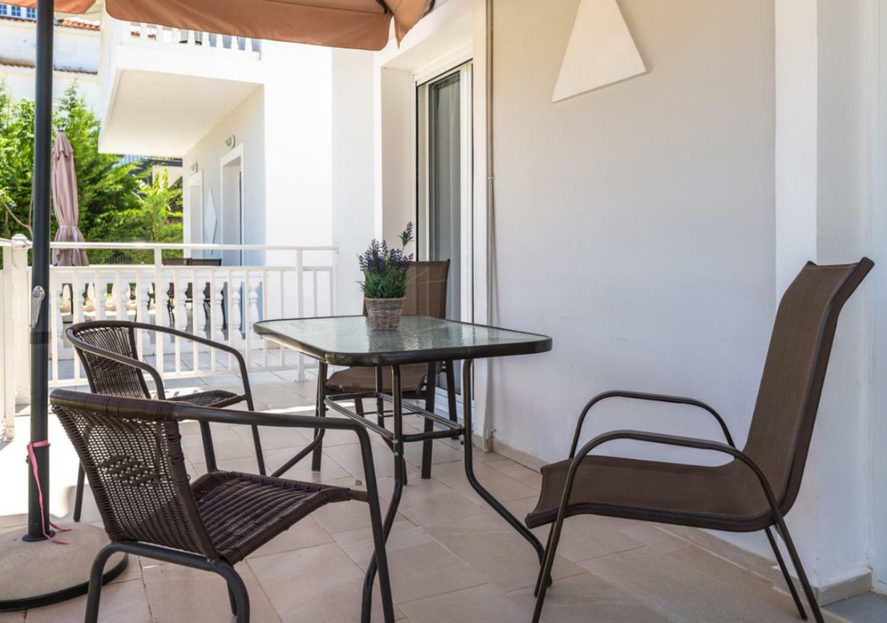 Villa Antonis Deluxe Apartments Amoudi Ngoại thất bức ảnh