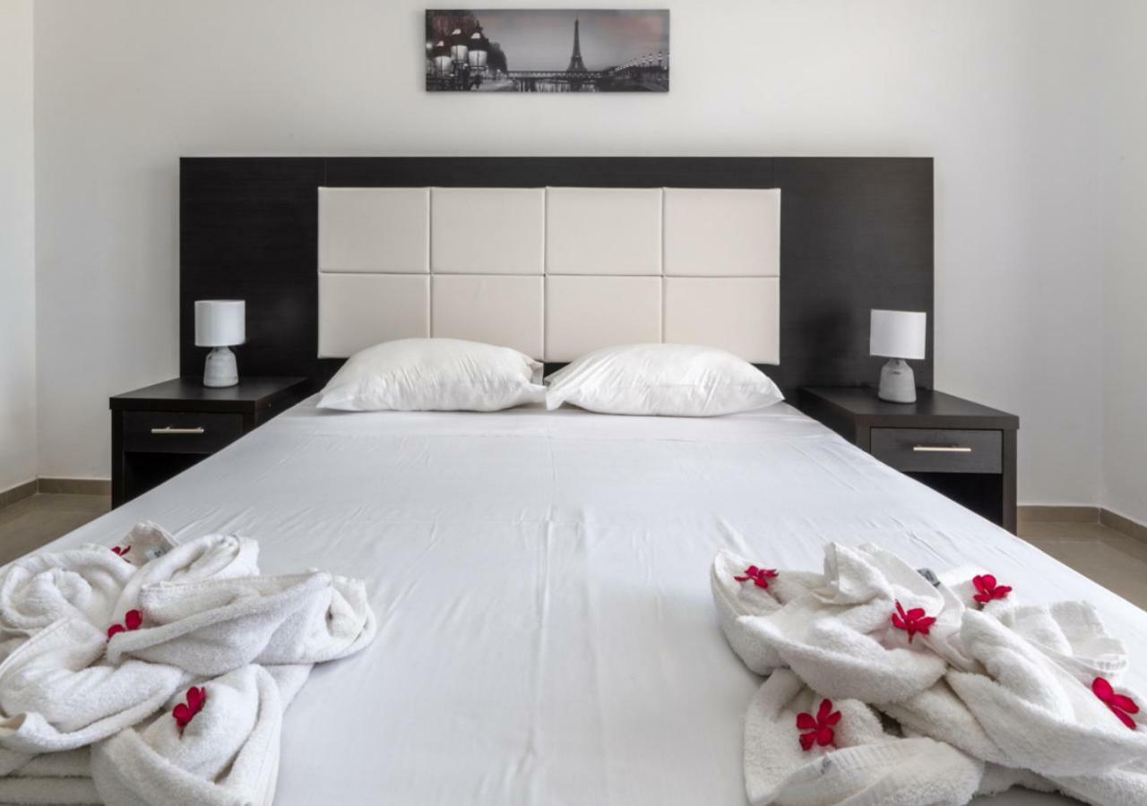 Villa Antonis Deluxe Apartments Amoudi Ngoại thất bức ảnh