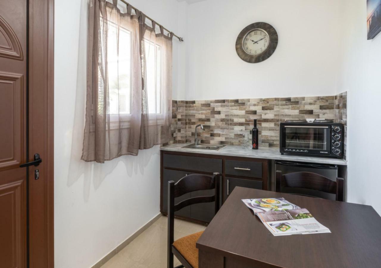 Villa Antonis Deluxe Apartments Amoudi Ngoại thất bức ảnh