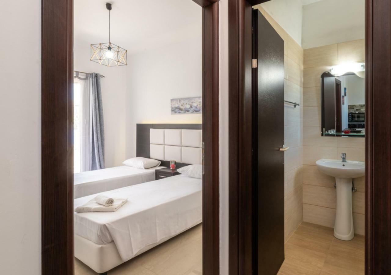Villa Antonis Deluxe Apartments Amoudi Ngoại thất bức ảnh
