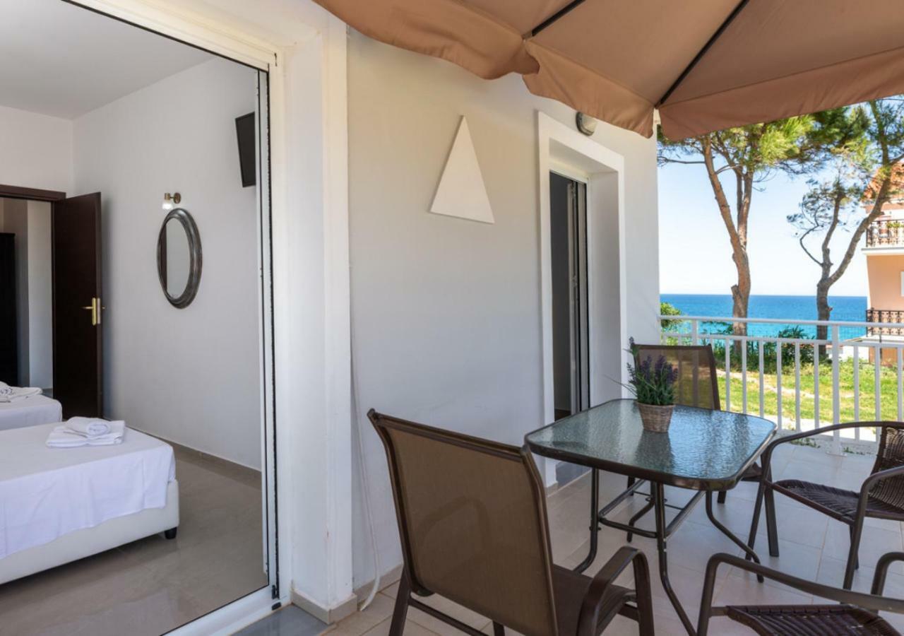 Villa Antonis Deluxe Apartments Amoudi Ngoại thất bức ảnh