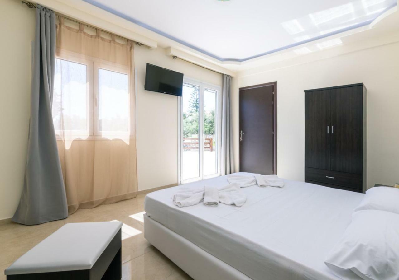 Villa Antonis Deluxe Apartments Amoudi Ngoại thất bức ảnh