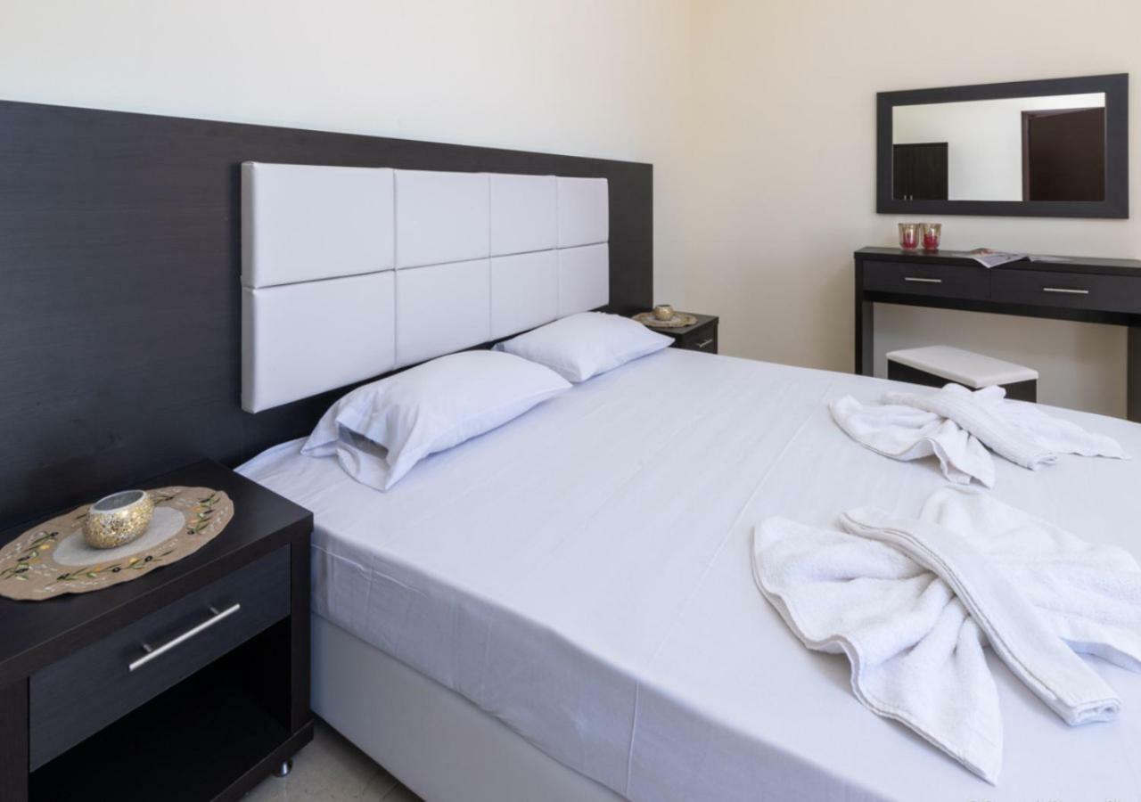 Villa Antonis Deluxe Apartments Amoudi Ngoại thất bức ảnh