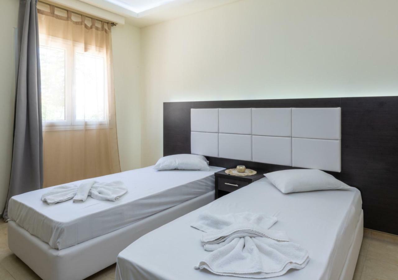 Villa Antonis Deluxe Apartments Amoudi Ngoại thất bức ảnh